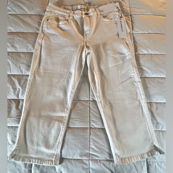 NWT Liz Claiborne white Mid-Rise Sara Crop pants. Women’s size 8. - Picture 3 of 9